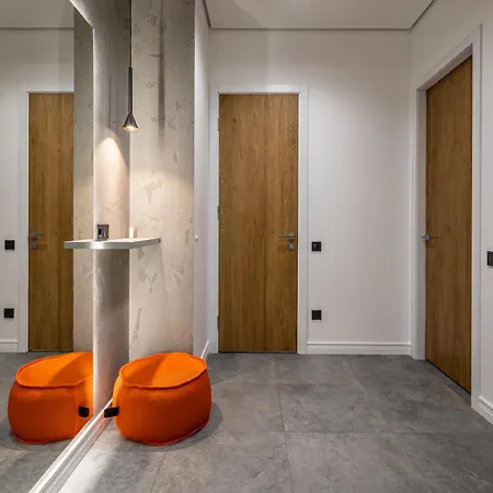 новобудова в бізнес класі з краєвидом 3* Lviv