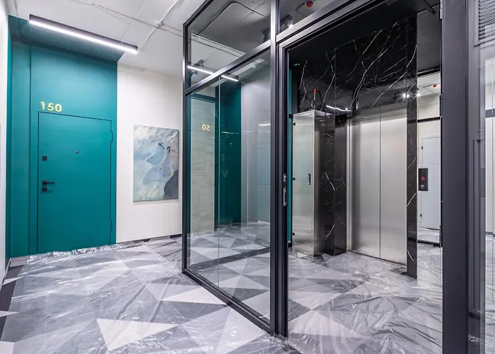 новобудова в бізнес класі з краєвидом Apartahotel 3*